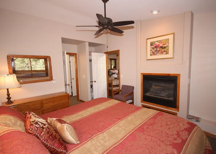 Streamside On Fall River